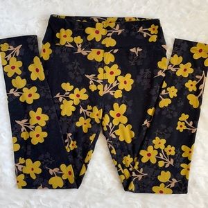 LuLaRoe Leggings OS Black yellow flowers